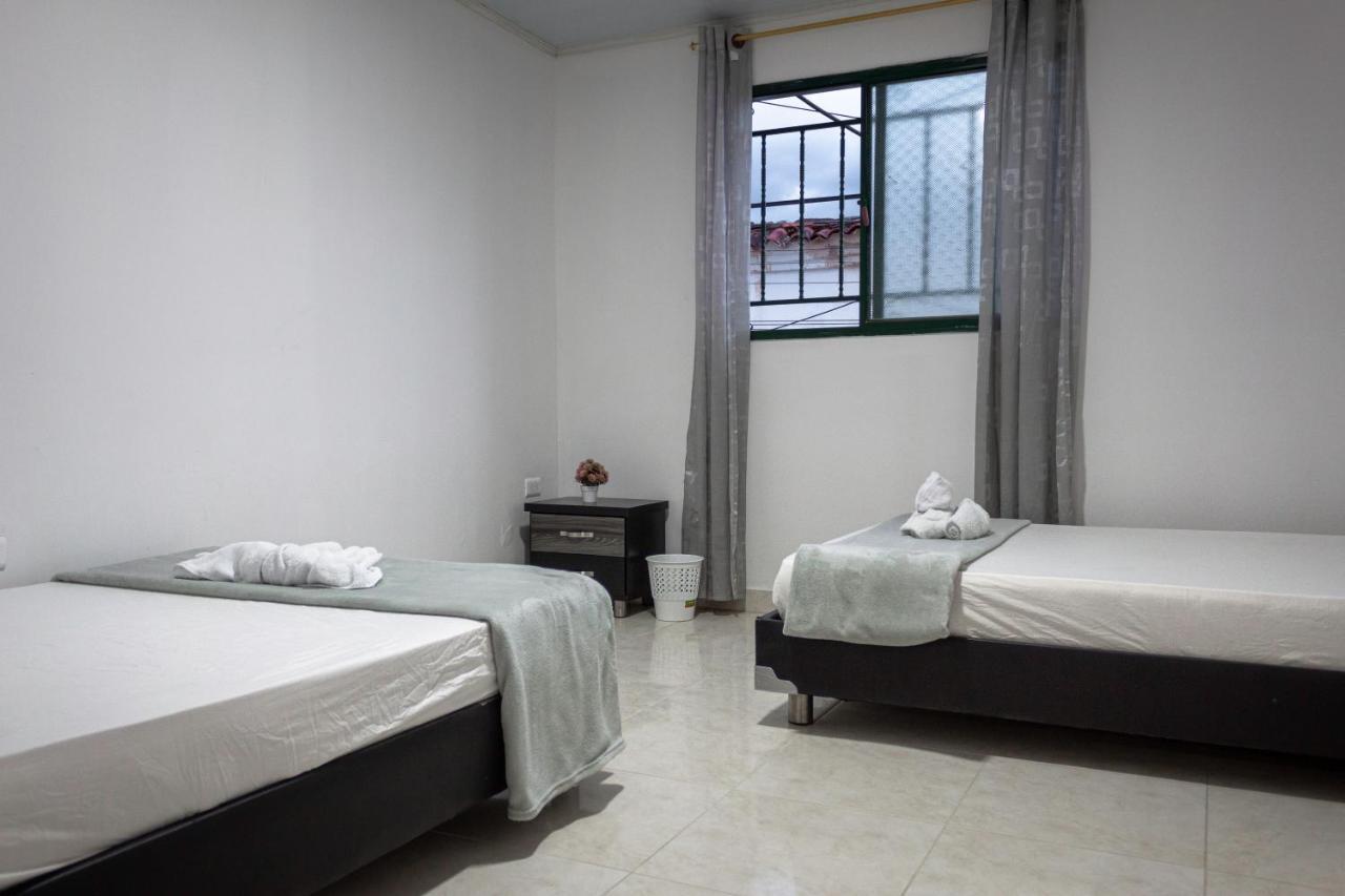 Los Nonos Hostel Guadalupe Bagian luar foto