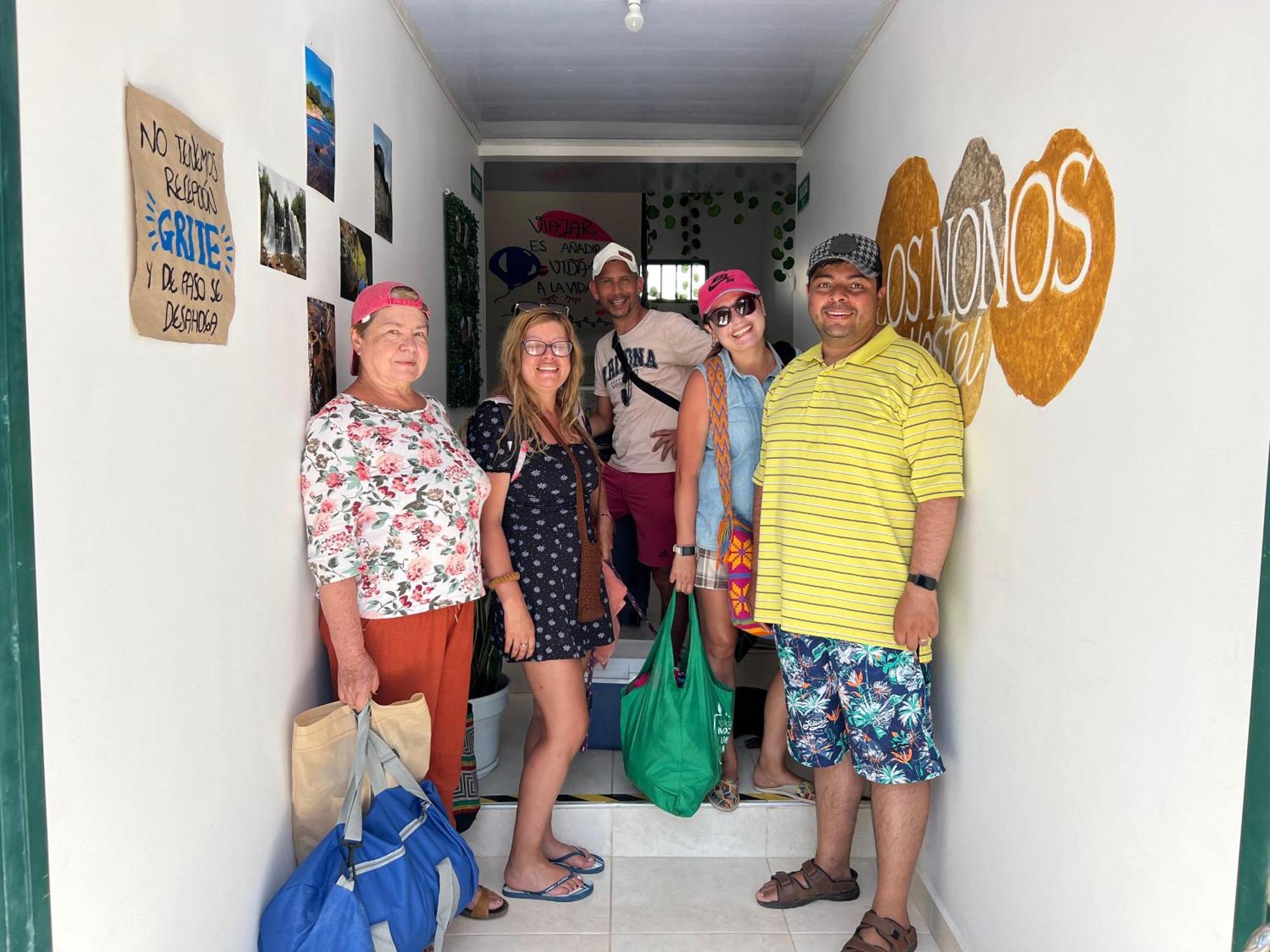 Los Nonos Hostel Guadalupe Bagian luar foto